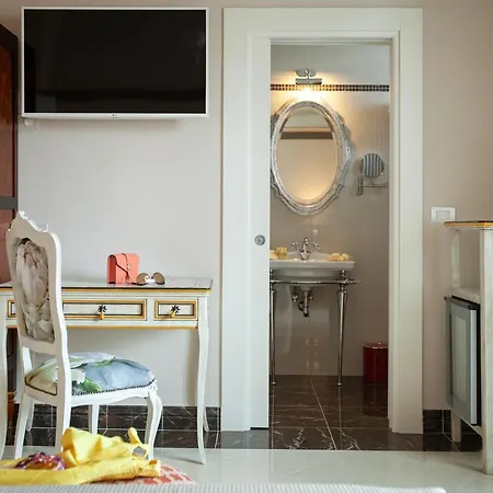 Coclee Palace Nocleg ze śniadaniem 4*